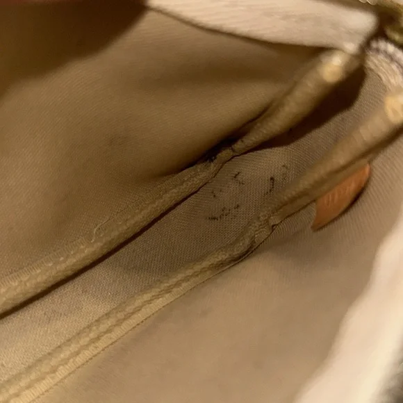 Louis Vuitton Mini Pochette Azur - Picture 9 of 14